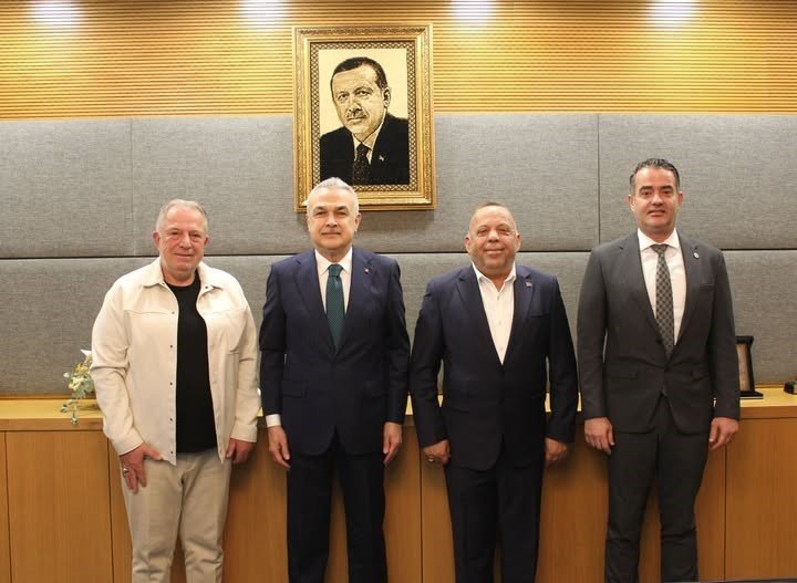 aydinin-chpli-baskanlarindan-ak-partili-vekile-surpriz-ziyaret