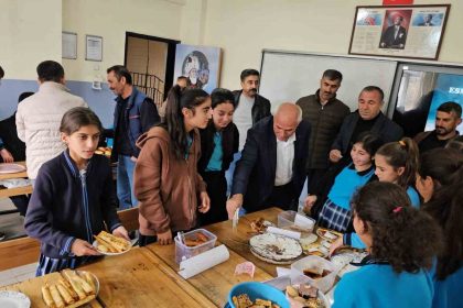 aydinlar-beldesi-ortaokulundan-gazze-icin-yardim-etkinligi