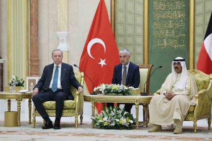 bakan-bayraktar-kuveyt-ile-enerji-sektorunde-ortak-projeler-gelistirmeyi-ve-karsilikli-deneyim-paylasimini-hedefliyoruz