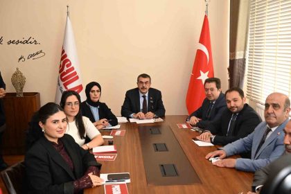 bakan-tekin-chpliler-12-yillik-zorunlu-egitime-ne-demisler-gorsunler-oynadiklari-bir-tiyatro-makul-onerileri-varsa-dinlerim