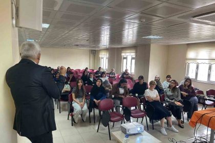 bashekim-opr-dr-mehmet-denizden-kadin-sagligi-ve-hijyen-semineri