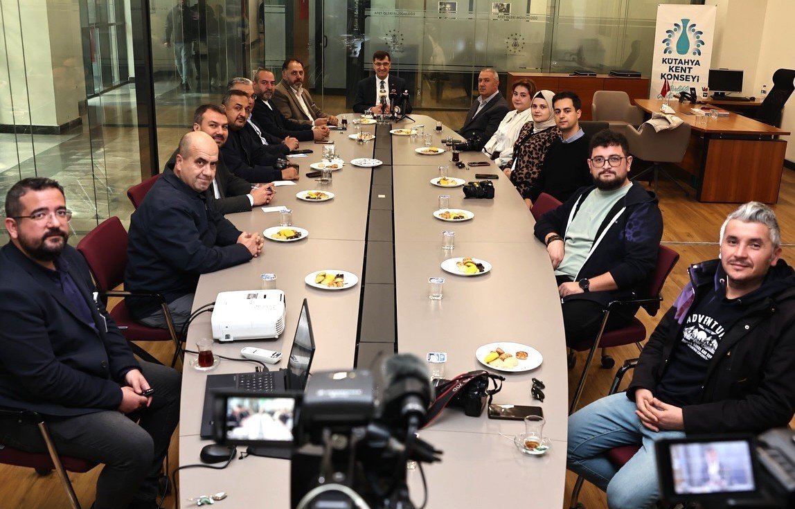 baskan-kahveci-basinla-bulustu-belediyenin-3-aylik-faaliyetlerini-degerlendirdi