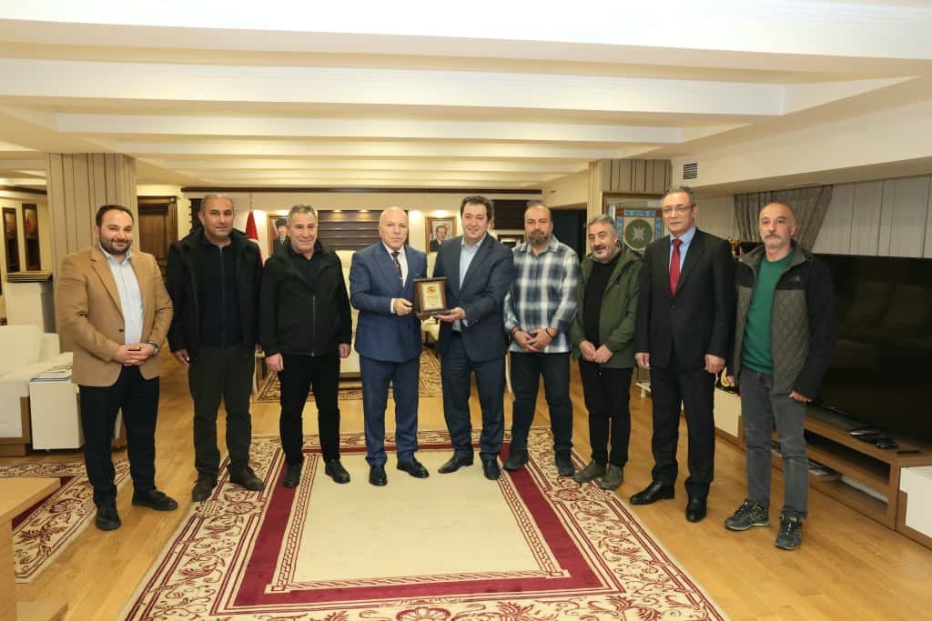 baskan-sekmen-dgf-ve-dagcyi-kabul-etti