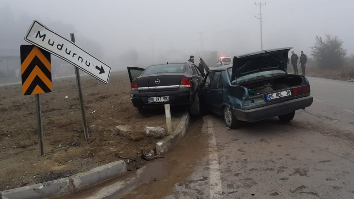 boluda-surekli-kazalarin-yasandigi-kavsakta-yine-kaza-4-yarali