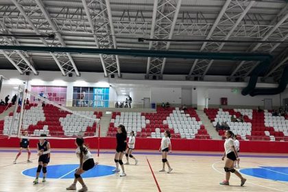 bozuyukte-gencler-voleybol-sahasinda-bulustu