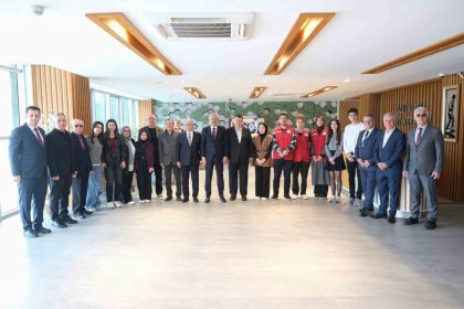 bursa-cumhuriyet-bassavcisi-ramazan-solmaz-mudanya-universitesinde-genclerle-bulustu