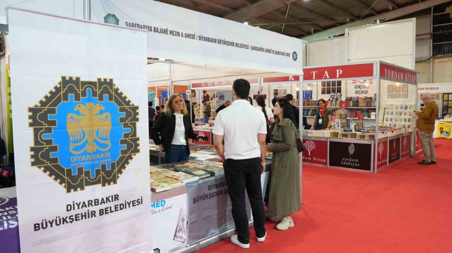 buyuksehir-belediyesi-kitap-fuarinda-kenti-tanitiyor