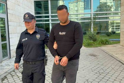 cezaevinden-izinli-cikip-bir-kisiyi-bicakladi