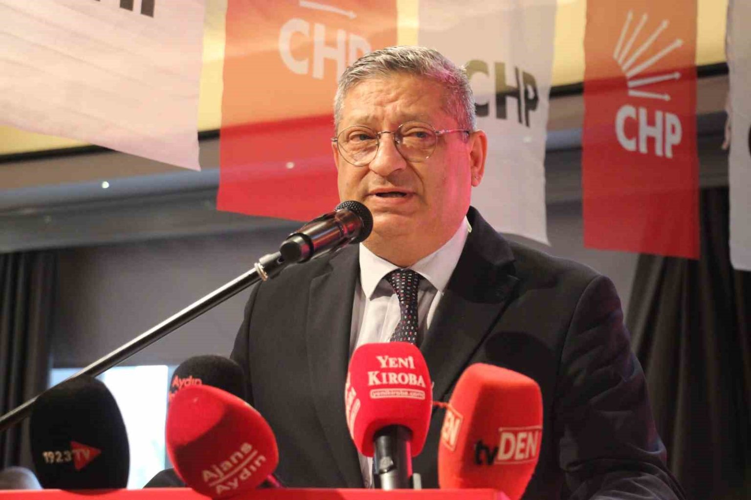 chp-aydin-il-kongresinde-gergin-anlar