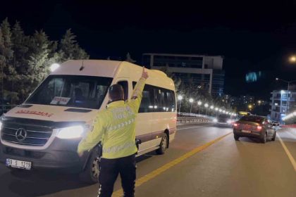 corluda-alkollu-kadin-surucu-kaza-yapti-trafik-felc-oldu