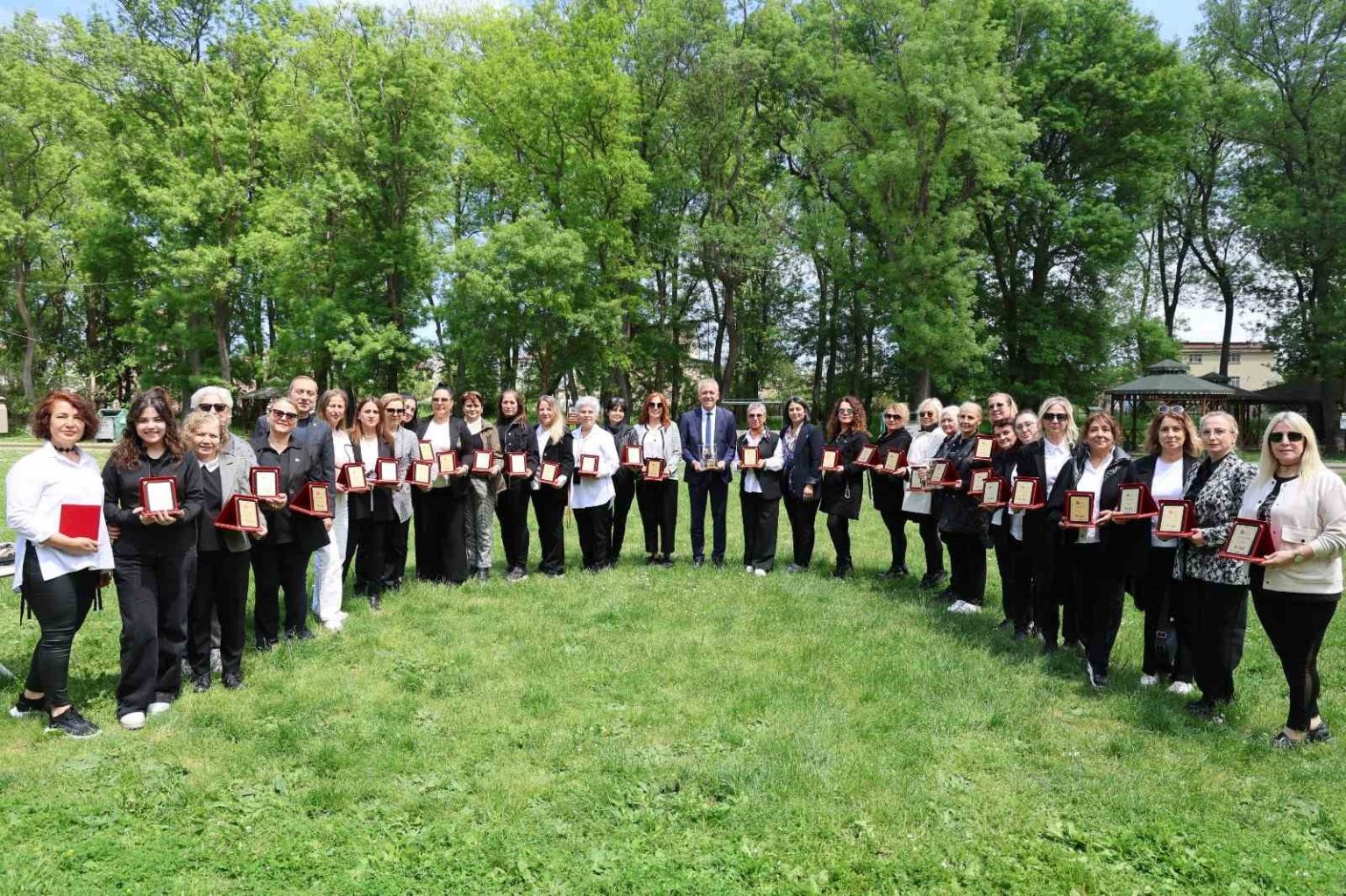 cumhuriyet-kadinlari-bandosu-ankara-yolcusu