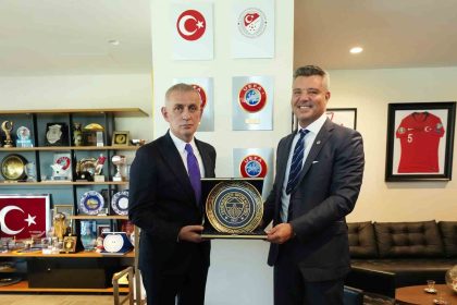 fenerbahce-baskani-sadettin-saran-tff-baskani-haciosmanoglunu-ziyaret-etti