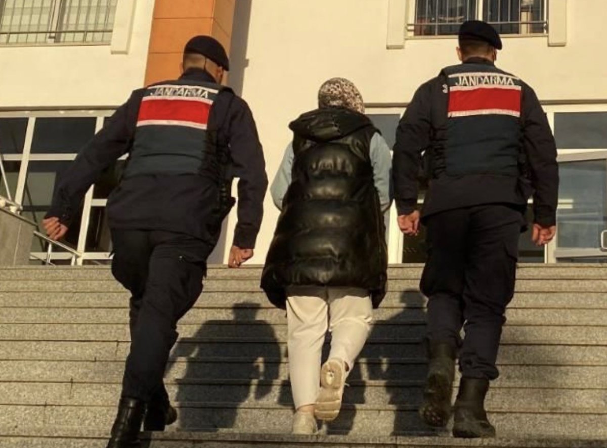feto-uyeliginden-aranan-kadin-jandarma-tarafindan-yakalandi