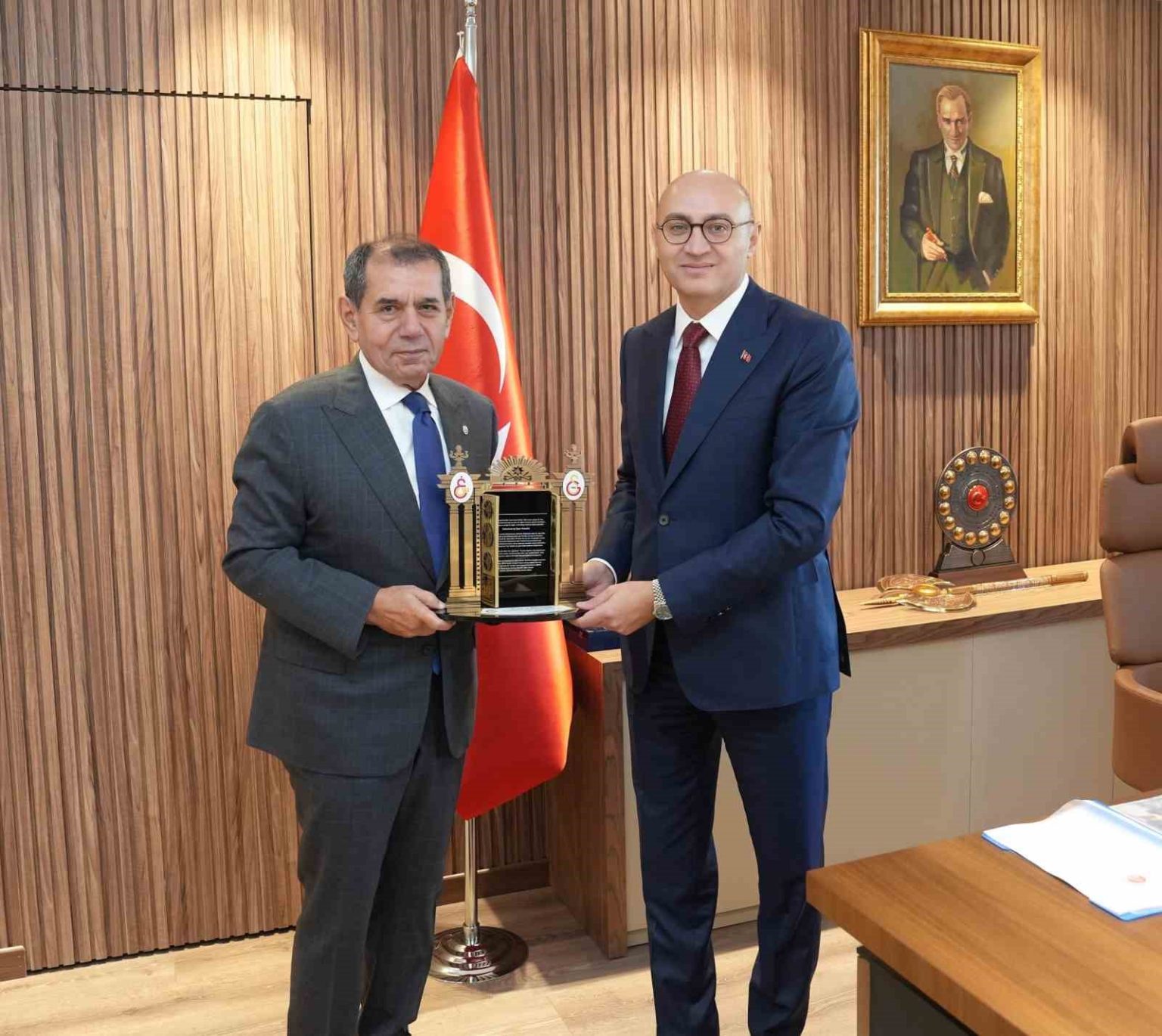 galatasaray-baskani-dursun-ozbekten-cumhuriyet-bassavcisi-baris-dumana-ziyaret