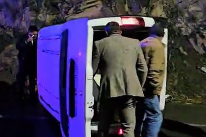 hakkari-tunel-girisinde-kaza-1-yarali