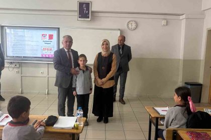 hayat-kurtaran-ogretmene-ilce-milli-egitim-mudurunden-tebrik