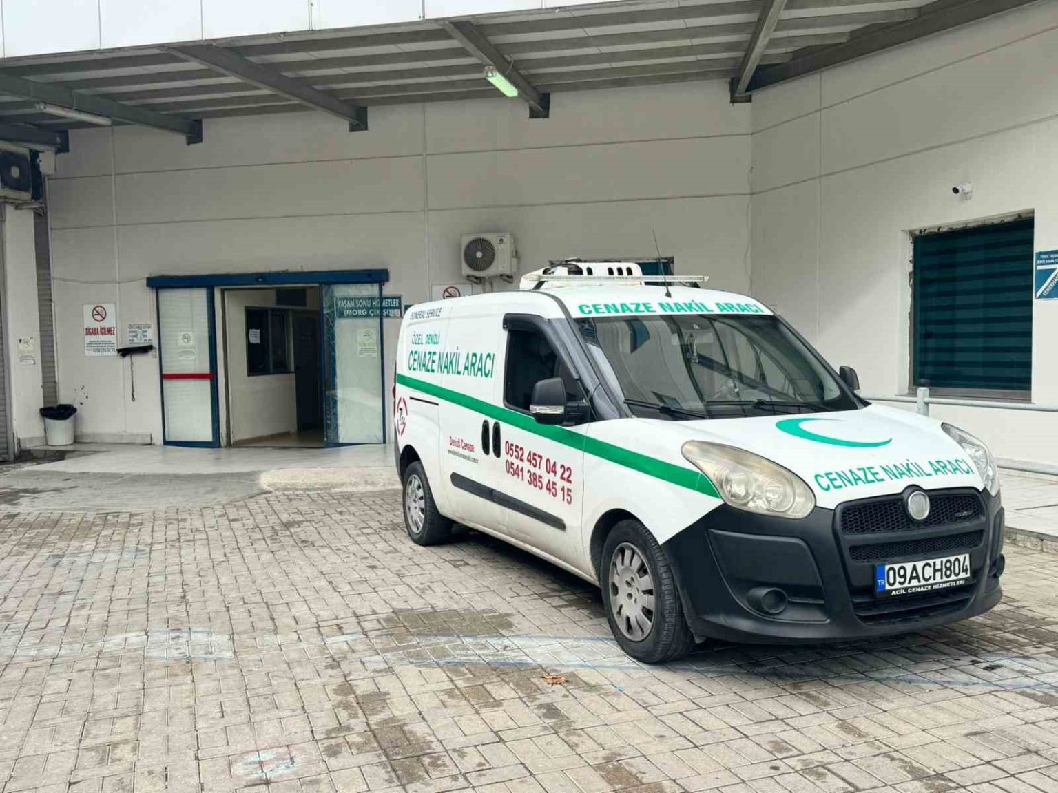 iki-genc-arasinda-baslayan-tartisma-silahli-kavgaya-donustu-1-olu