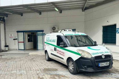 iki-genc-arasinda-baslayan-tartisma-silahli-kavgaya-donustu-1-olu