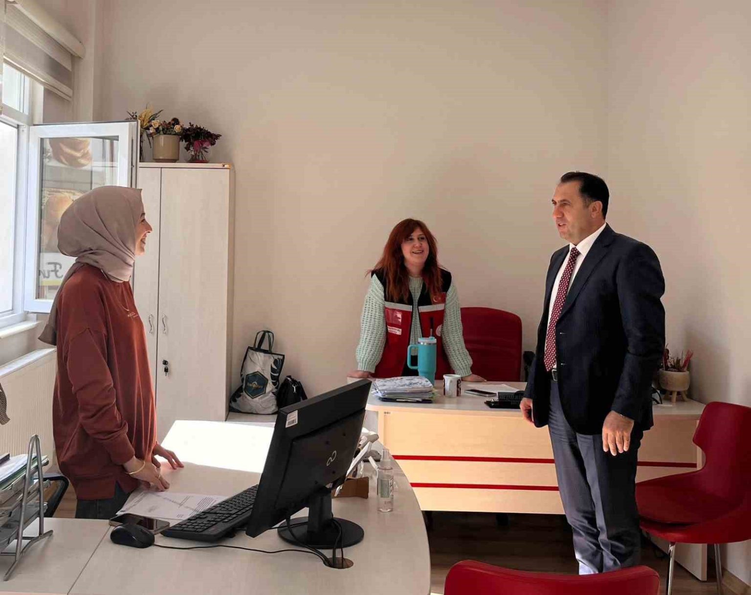 il-muduru-turkoglu-bozuyukte-sosyal-hizmet-calismalarini-inceledi