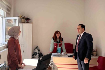 il-muduru-turkoglu-bozuyukte-sosyal-hizmet-calismalarini-inceledi