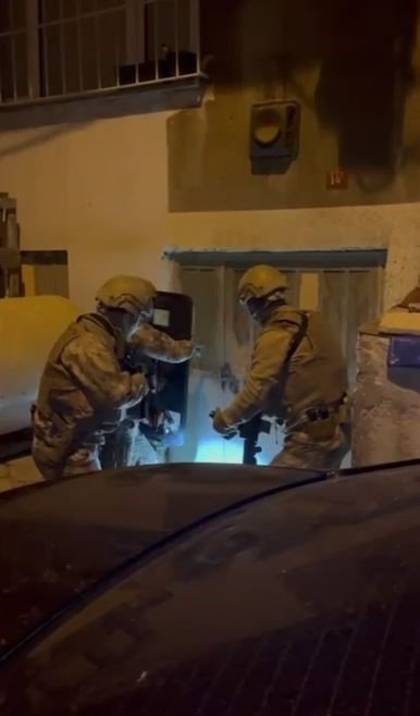 istanbul-merkezli-12-ilde-change-arac-operasyonu-74-gozalti