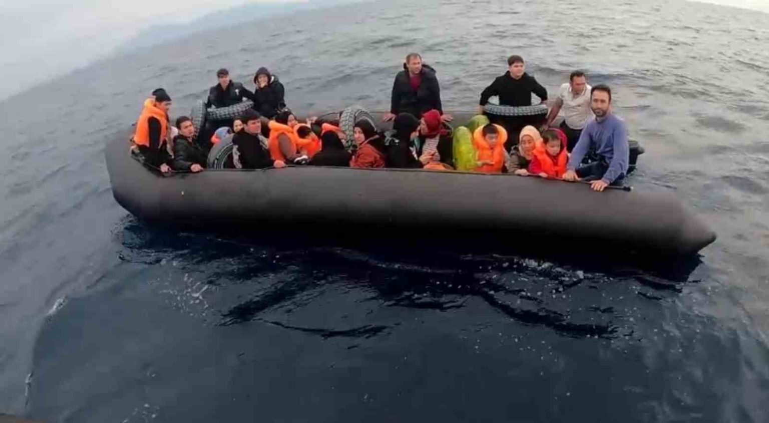 izmir-aciklarinda-52-duzensiz-gocmen-yakalandi