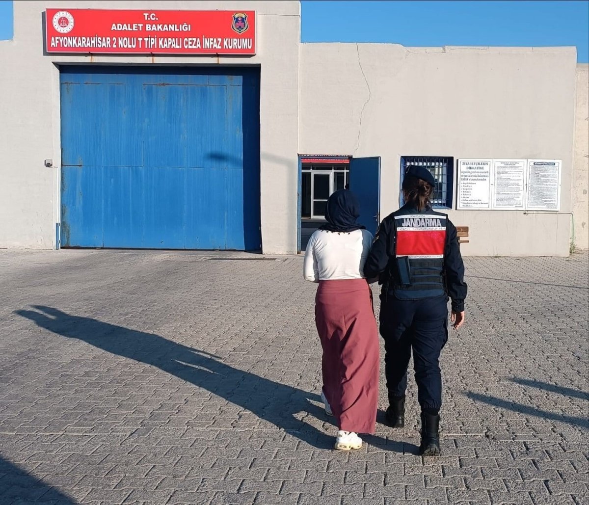 jandarma-cesitli-suclardan-aranan-37-kisiyi-yakaladi