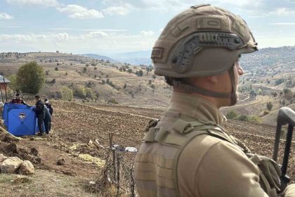 jandarmanin-teslim-ol-cagrisina-atesle-karsilik-veren-katil-zanlisi-vurularak-etkisiz-hale-getirildi