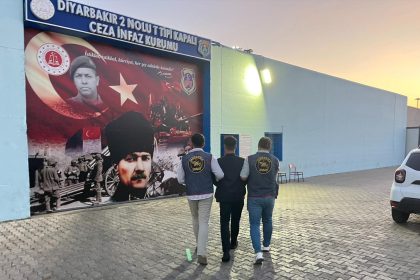 jasat-ekipleri-cesitli-suclardan-aranan-64-kisi-yakaladi