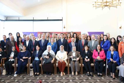 kadin-eliyle-guclenen-yerel-yonetimler-calistayi-yapildi