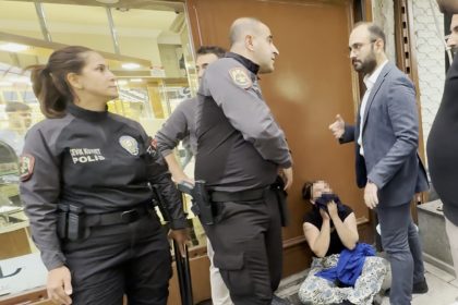 kadinin-sahte-altin-oyunu-kapali-carsida-bozuldu