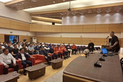kayseri-futbol-aday-hakem-kursu-tamamlandi