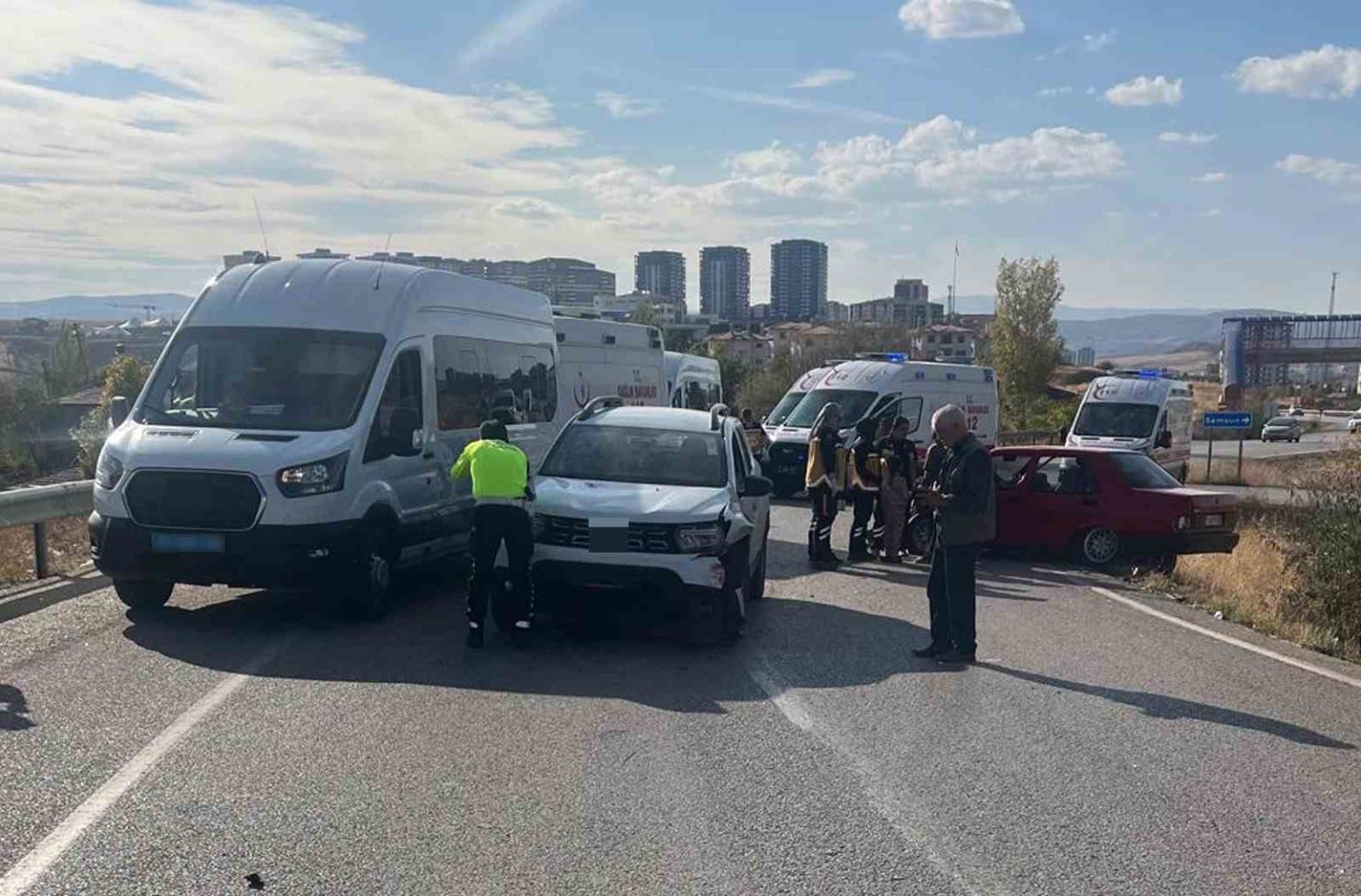 kirikkalede-iki-otomobil-kafa-kafaya-carpisti-4-yarali