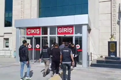 kirmizi-bultenle-aranan-zanli-nigdede-yakalandi