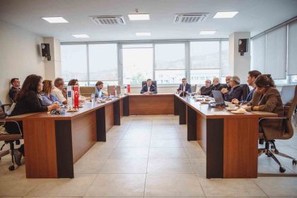 kusadasinda-yeni-hizmet-binasi-icin-ilk-juri-toplantisi-gerceklestirildi