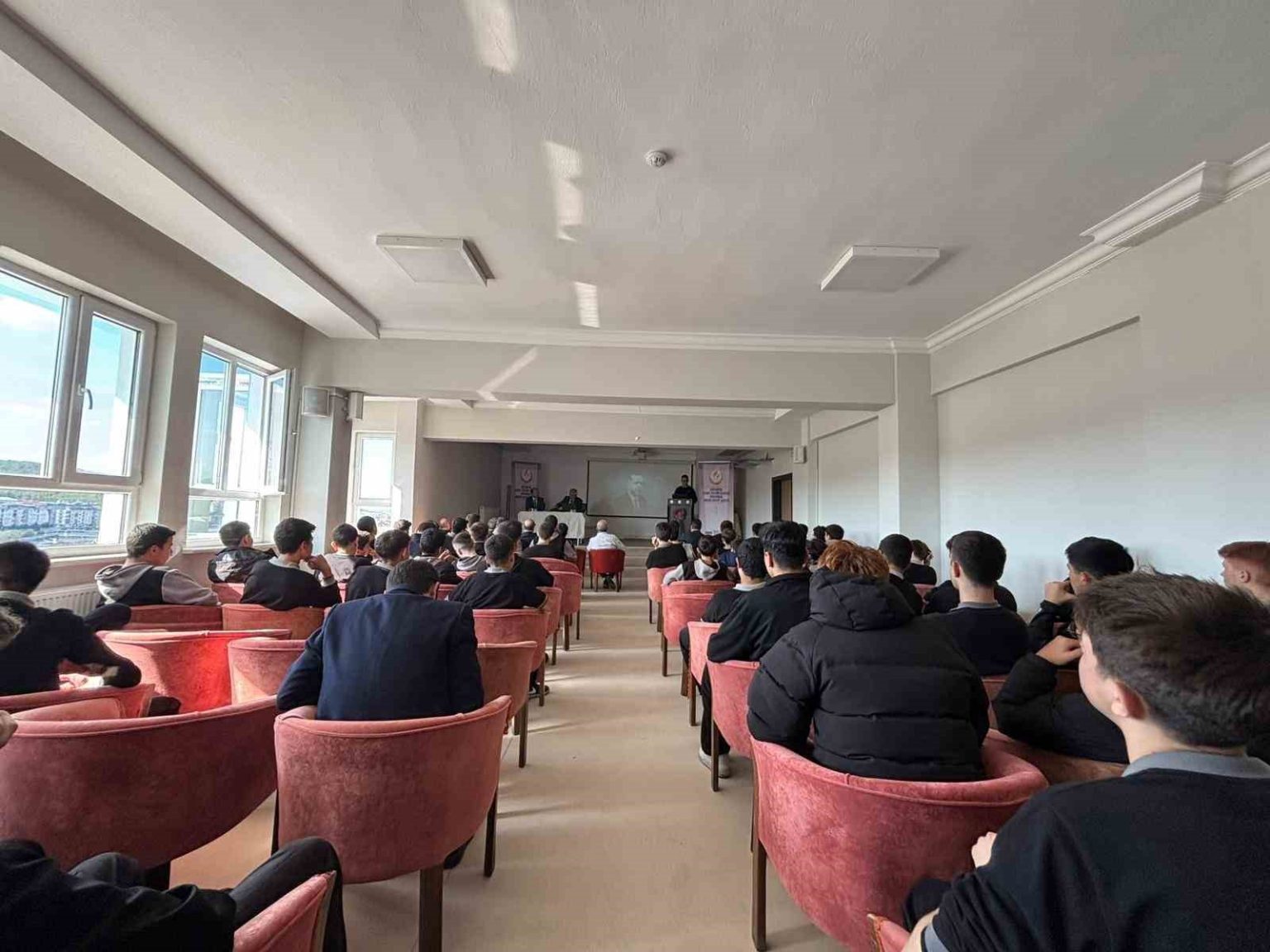 kutahya-sehit-selim-cansiz-anadolu-imam-hatip-lisesinde-konferans