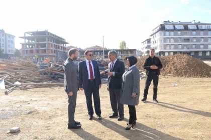 kutahyada-devam-eden-egitim-yatirimlar-yerinde-incelendi