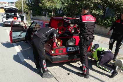 malatyada-polisin-dur-ihtarina-uymayan-aracta-uyusturucu-ele-gecirildi