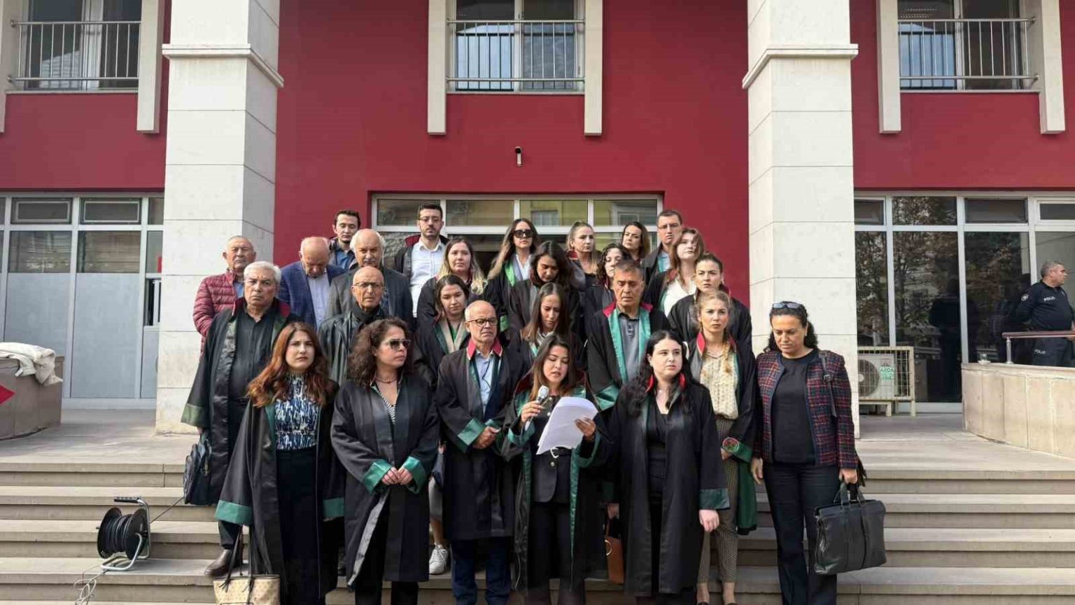 manisa-barosundan-turgutludaki-kadin-cinayetine-tepki