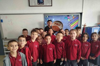 mehmet-ahmet-genc-ilkokulundan-ogrencilere-cigkofte-surprizi