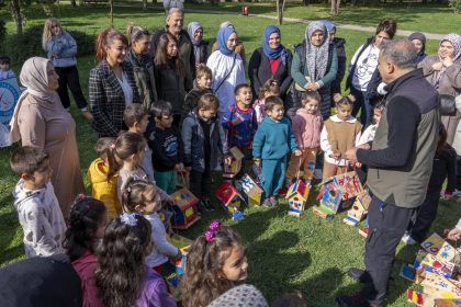 minik-ellerden-kuslara-sicak-yuva