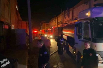 mobilya-imalathanesinde-korkutan-yangin