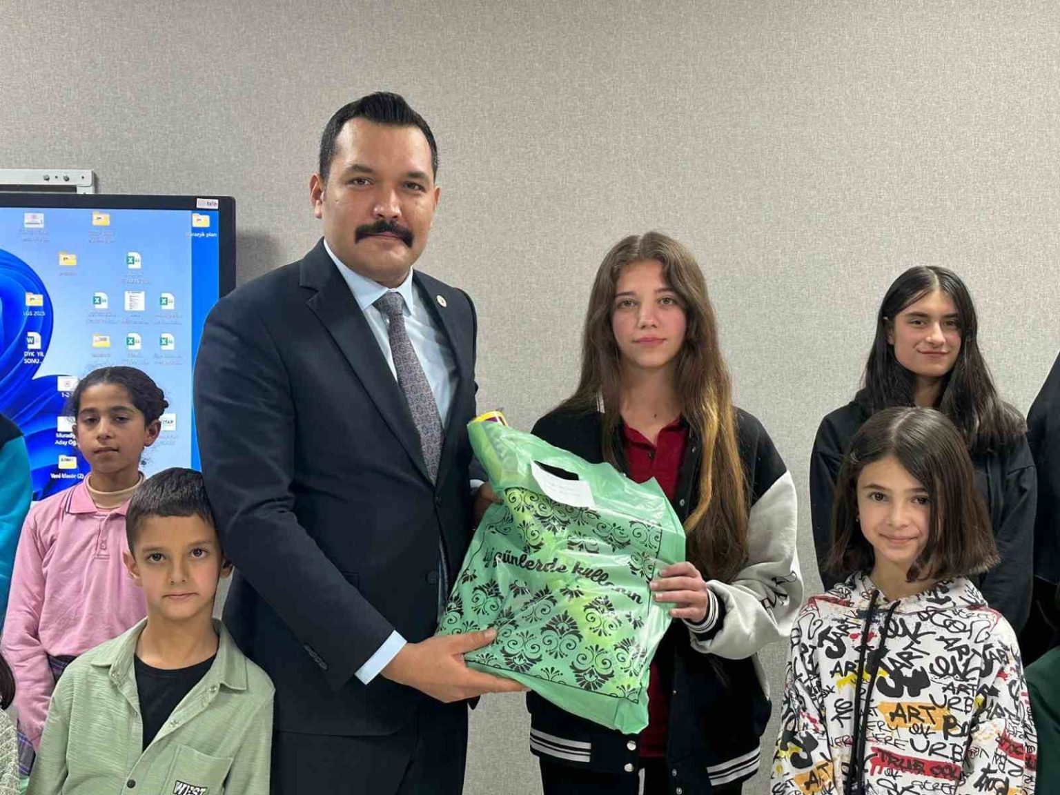 muradiyede-kitap-okuma-yarismasi-odul-toreni