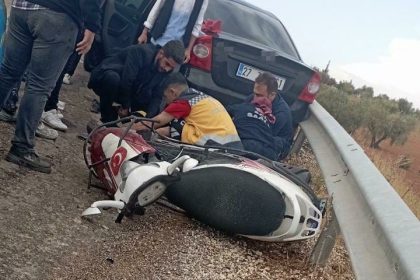 otomobilin-carptigi-motosikletin-79-yasindaki-surucusu-hayatini-kaybetti