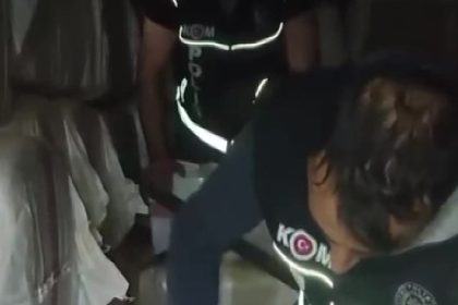 samanlarin-arasinda-milyonlarca-liralik-elektronik-sigara-ele-gecirildi