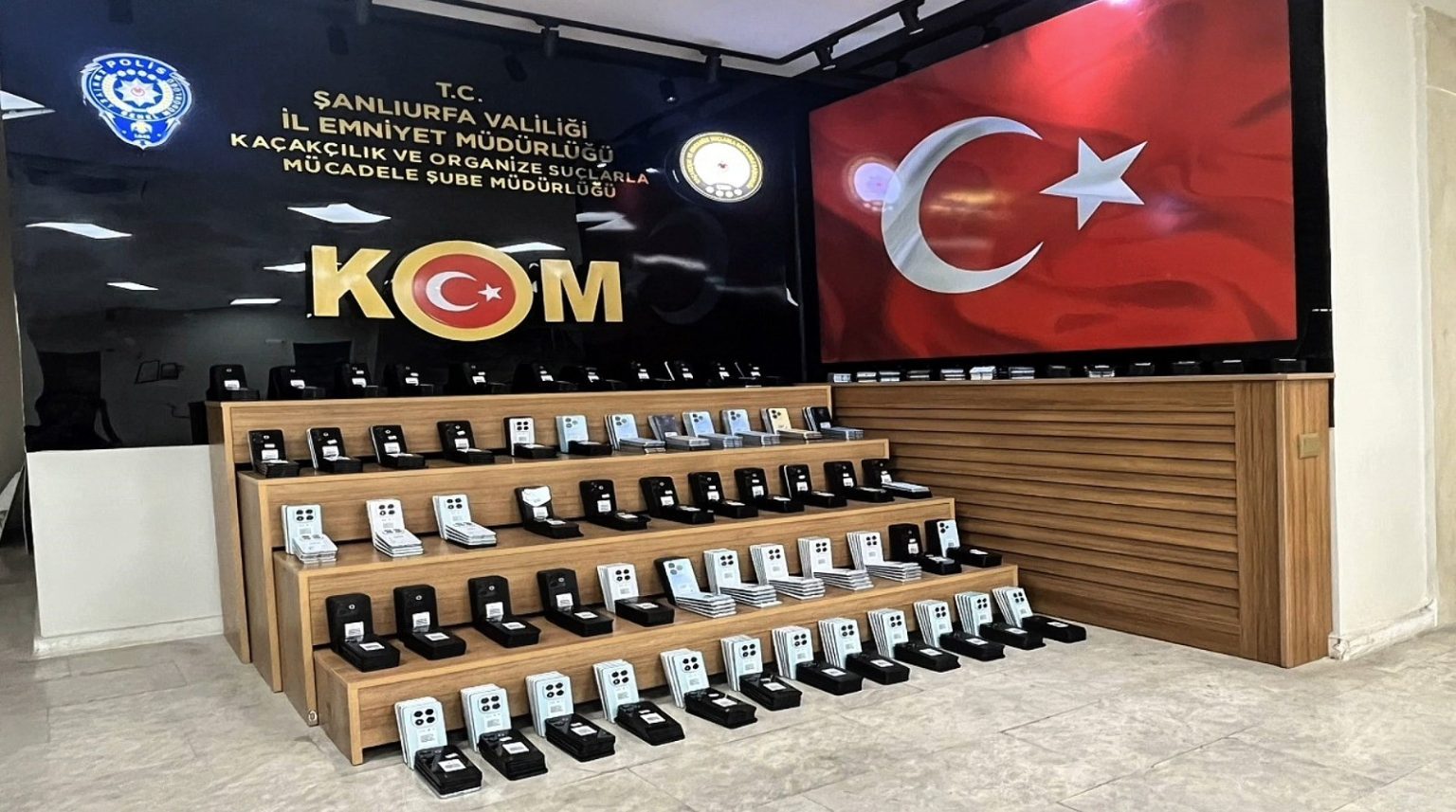 sanliurfada-9-milyon-600-bin-tl-degerinde-645-adet-kacak-telefon-ele-gecirildi