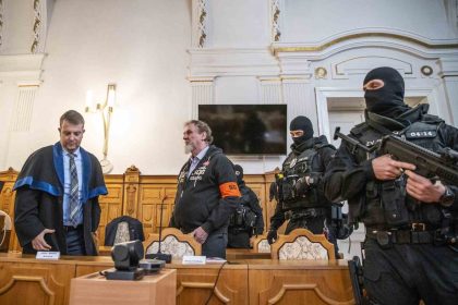 slovakyada-basbakan-ficoya-suikast-girisiminde-bulunan-saldirgana-21-yil-hapis-cezasi
