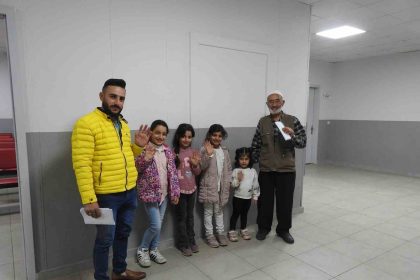 suriyelilerin-ulkelerine-donusleri-gece-gec-saatlerde-de-devam-ediyor