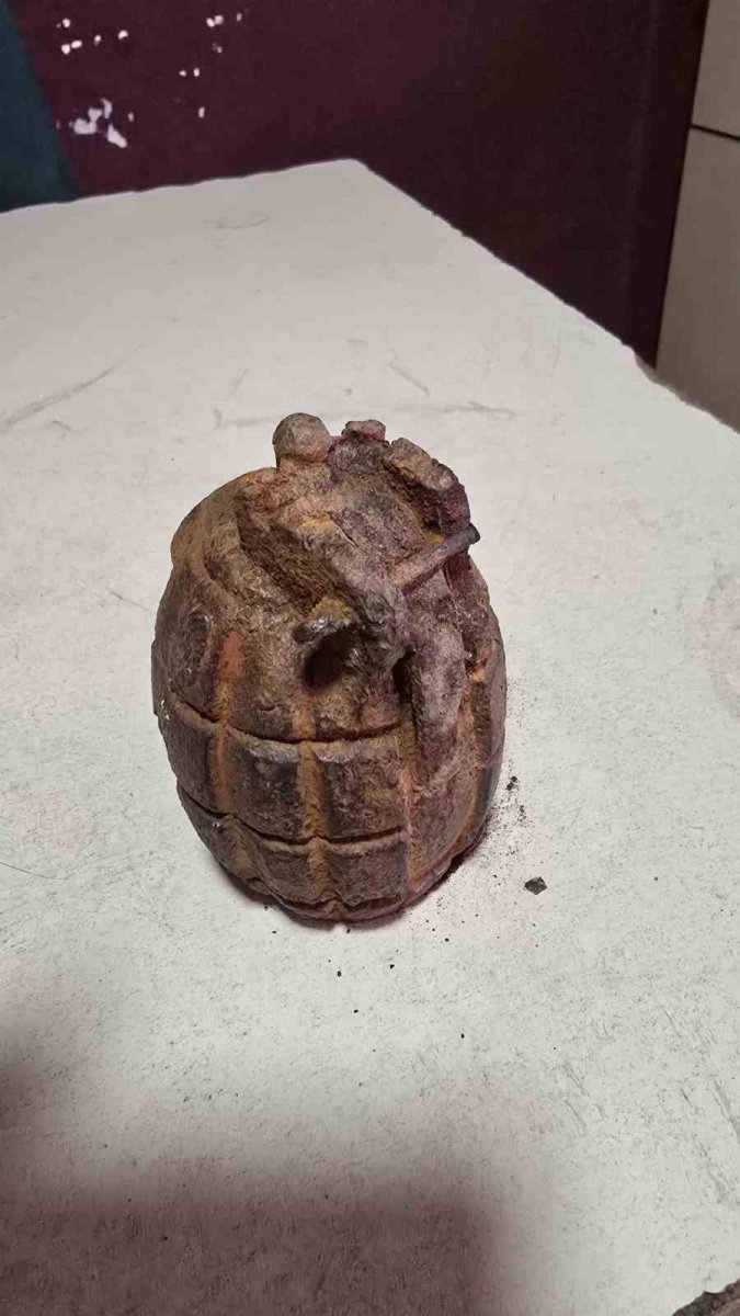 tarlada-el-bombasi-bulundu