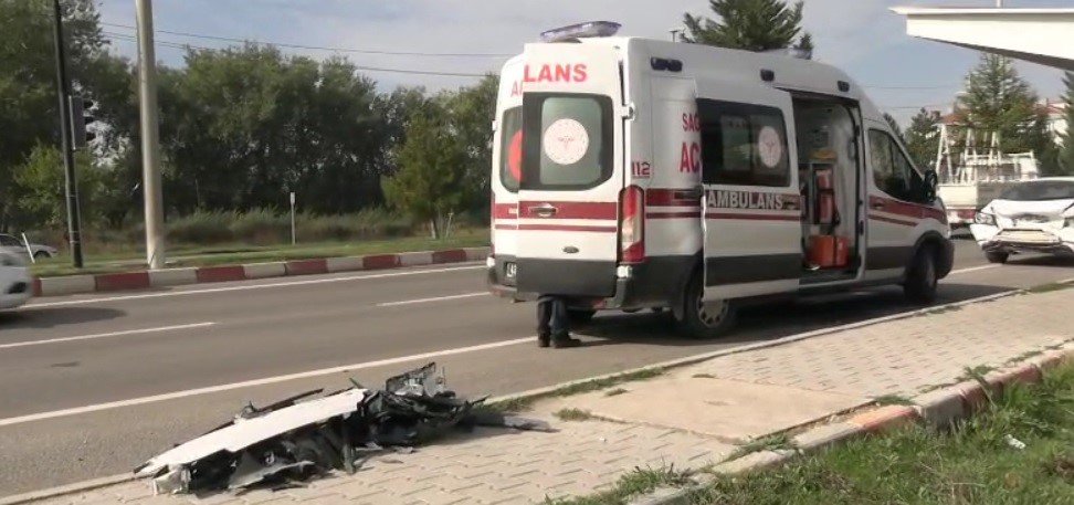 tavsanlida-trafik-kazasi-2-yarali